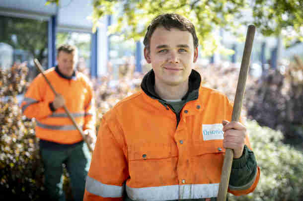 Medewerker van Orionis Walcheren aan het werk